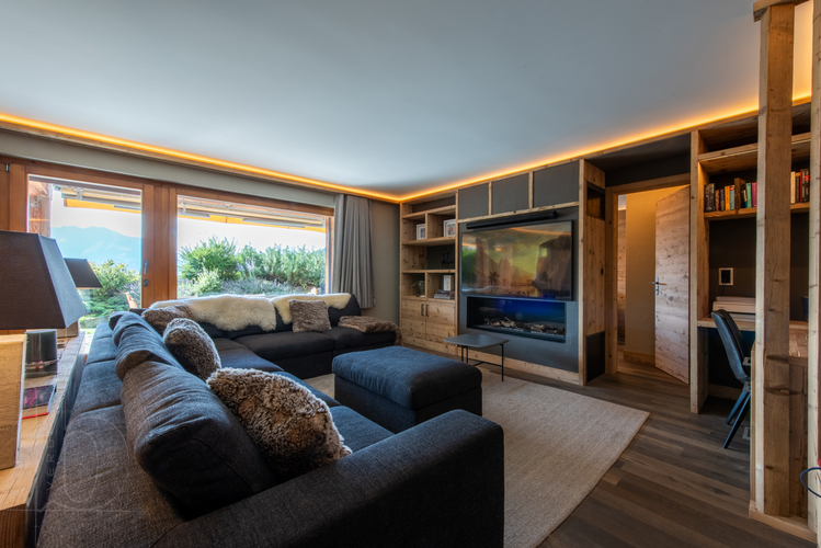 appartement-crijibe-18-verbier-salon-vue-canape-04.jpg