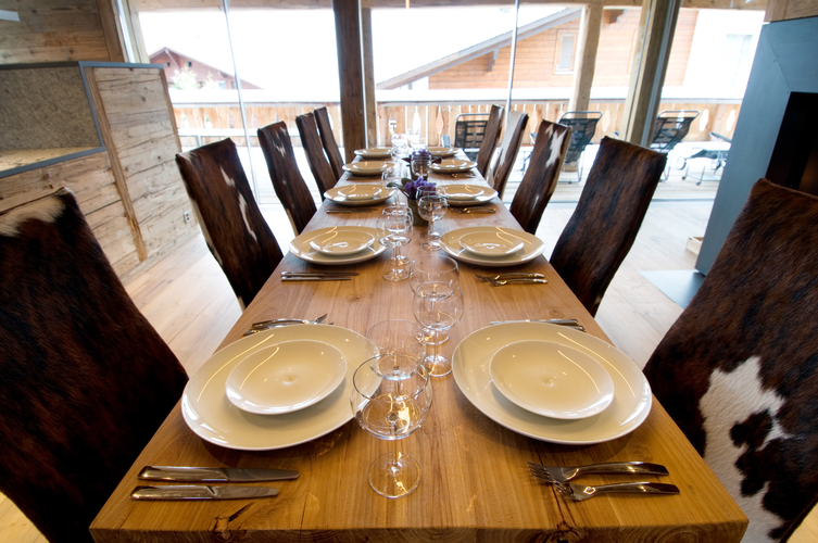 chalet-habana-verbier-table-a-manger-dressee-06.jpg