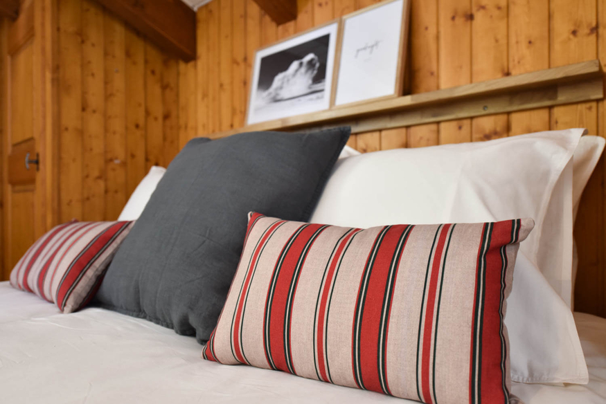 appartement-preles-223-verbier-coussins-detail-15.jpg