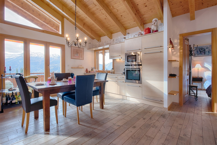appartement-argousier-302-verbier-salle-a-manger-05.jpg