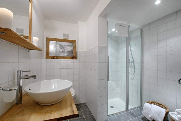 appartement-petit-verbiage-verbier-salle-de-bain-douche-05.jpg