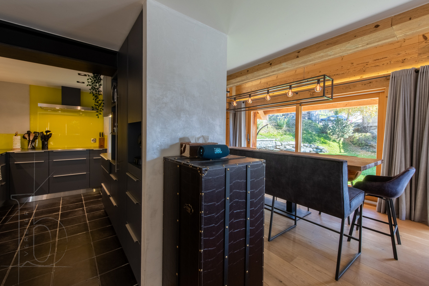chalet-clambinet-verbier-coin-cuisine-bar-11.jpg