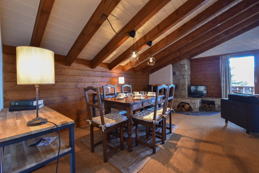 appartement-preles-223-verbier-salle-a-manger-lampe-11.jpg