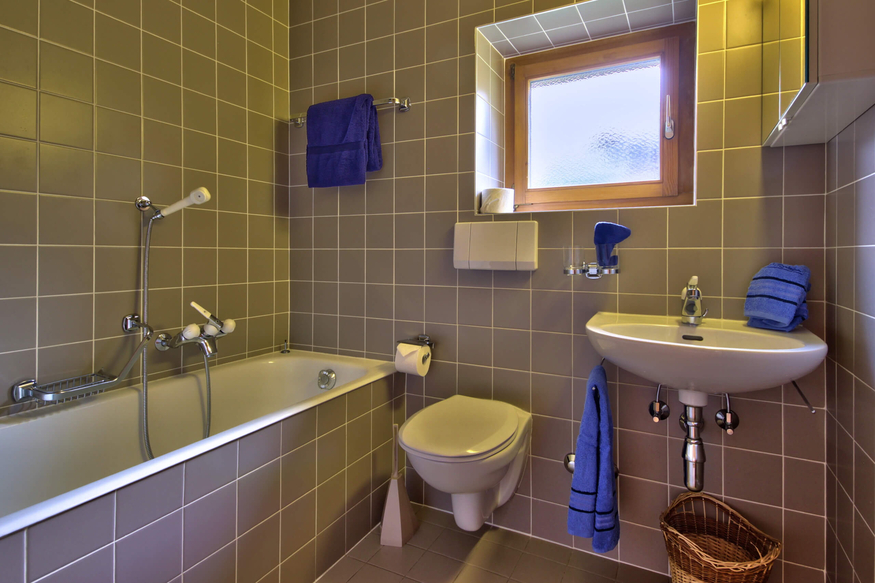 appartement-andrea-259-verbier-salle-de-bain-baignoire-09.jpg