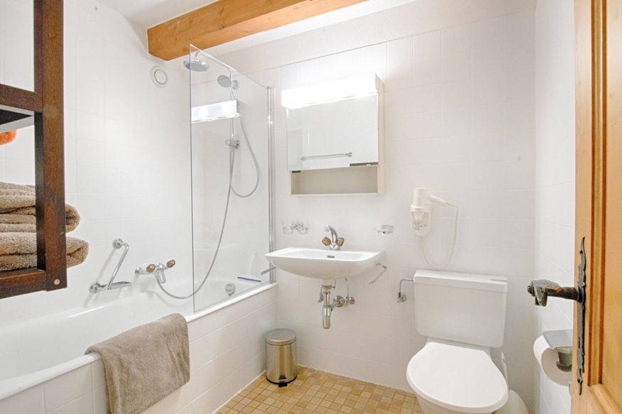 appartement-flaminia-012-verbier-salle-de-bain-baignoire-15.jpg