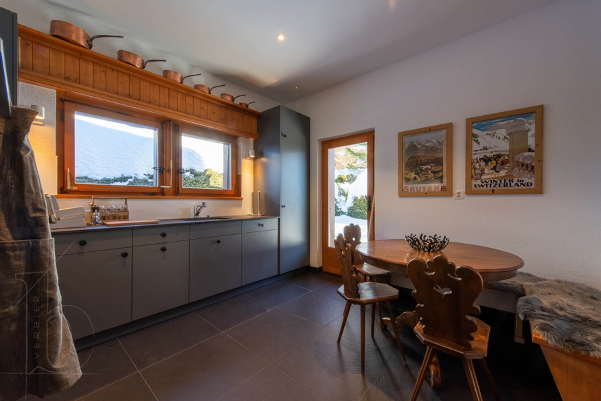 chalet-sunbeam-verbier-cuisine-coin-repas-08.jpg