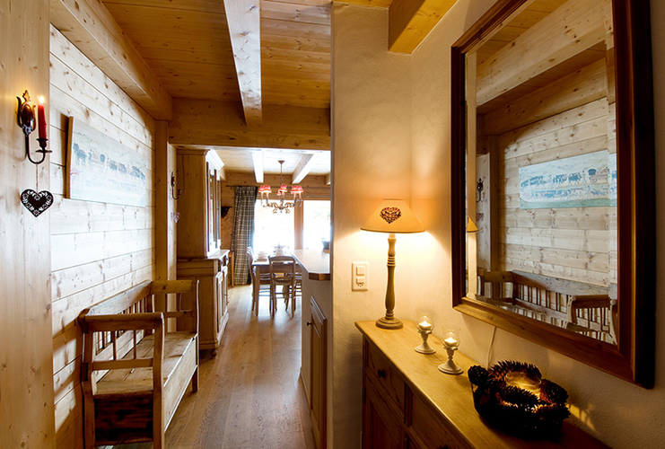 appartement-boissieres-027-verbier-entree-couloir-console-05.jpg