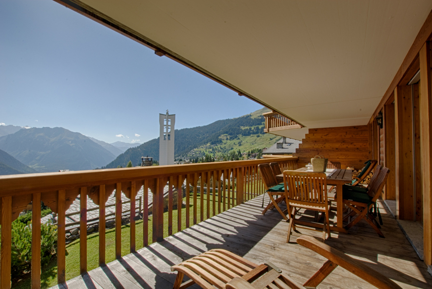appartement-riant-mont-115-verbier-terrasse-transats-vue-18.jpg