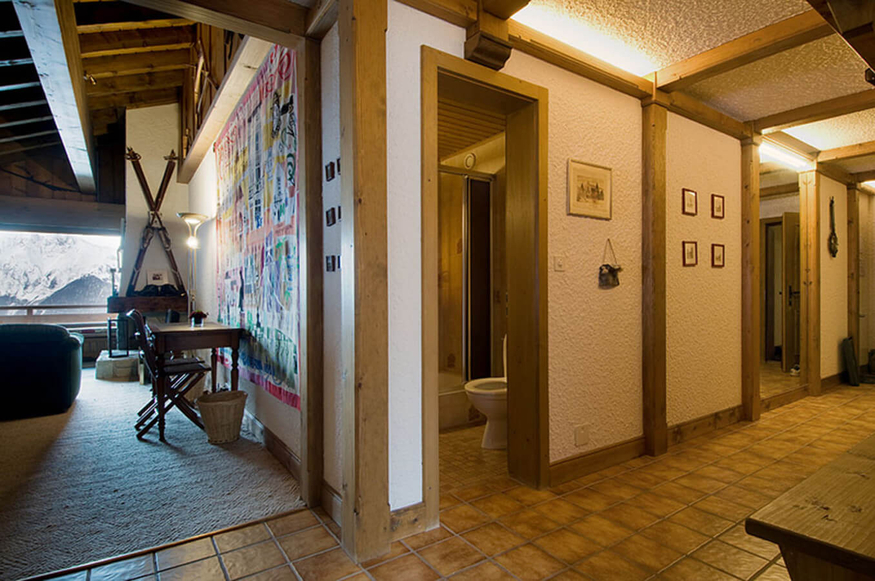 appartement-flaminia-432-verbier-couloir-rangements-13.jpg