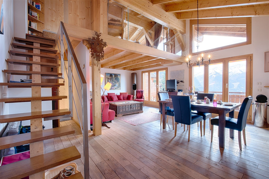 appartement-argousier-302-verbier-escalier-interieur-08.jpg