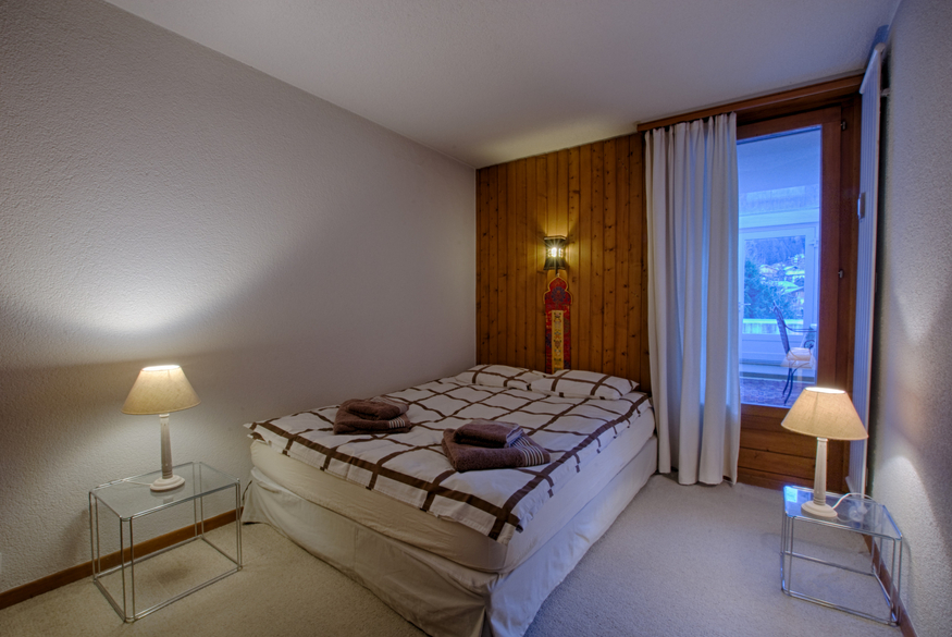 appartement-les-seracs-44-verbier-chambre-lit-double-15.jpg