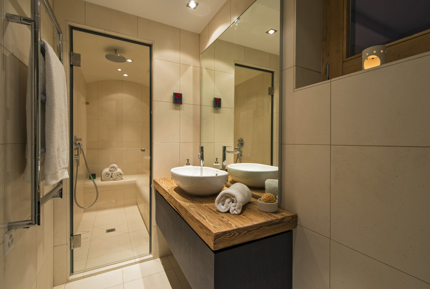chalet-alpin-roc-verbier-salle-de-bain-douche-lavabo-13.jpg