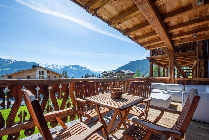 appartement-victoria-a-211-verbier-terrasse-table-exterieure-33.jpg