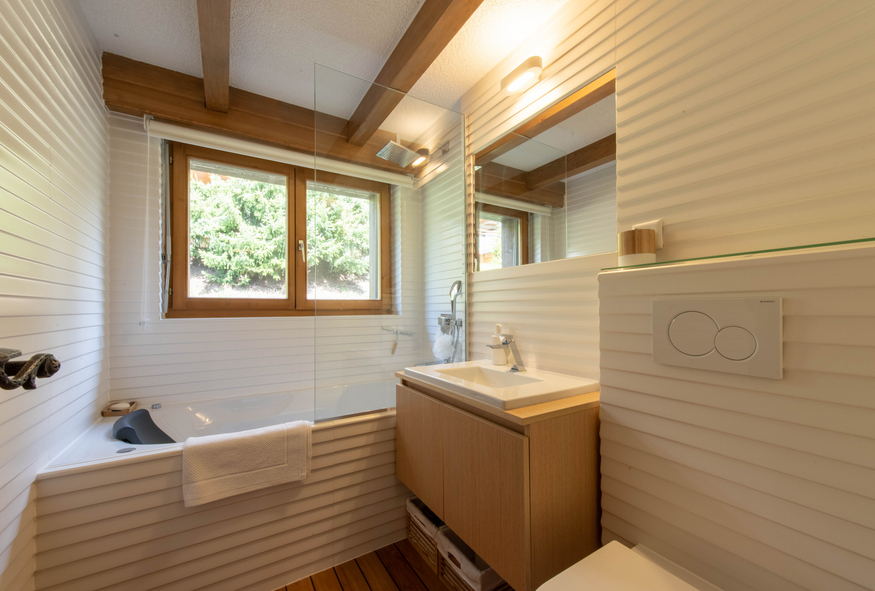 appartement-madelia-221-verbier-salle-de-bain-lavabo-15.jpg