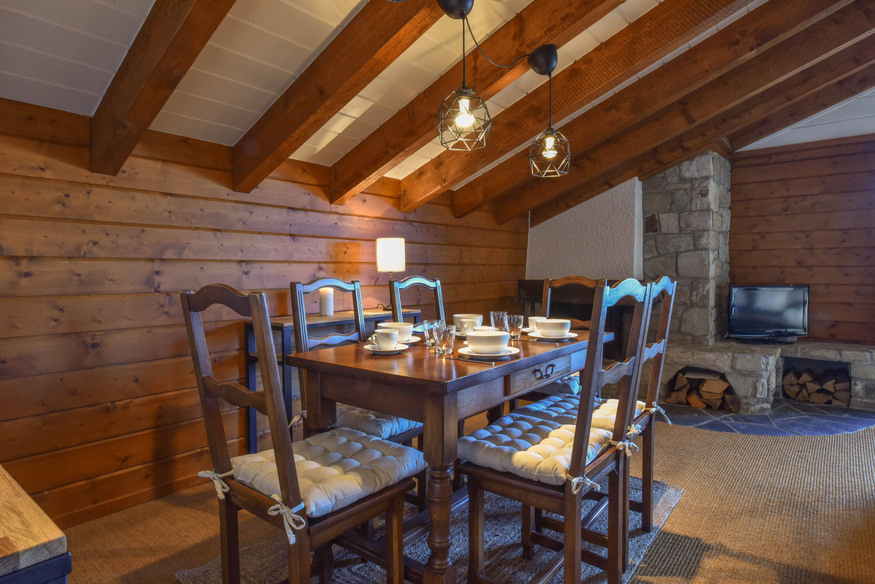 appartement-preles-223-verbier-salle-a-manger-bois-10.jpg