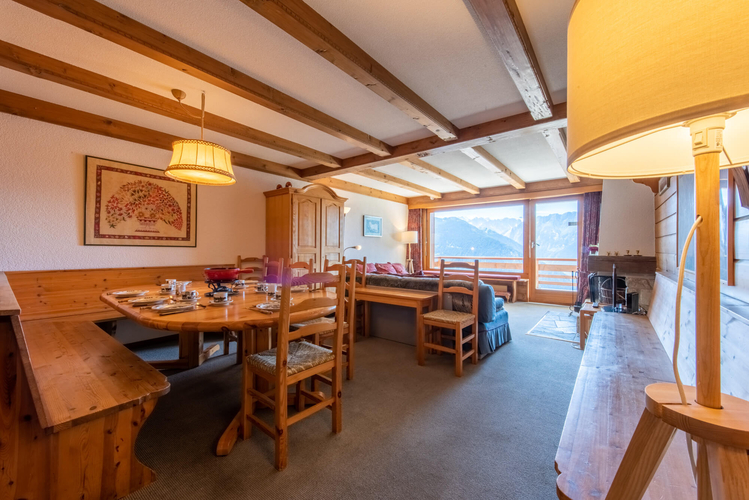 appartement-flaminia-221-verbier-salle-a-manger-table-04.jpg