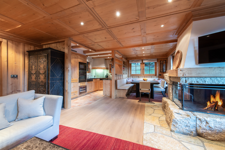 appartement-ivouette-011-verbier-salon-cheminee-05.jpg