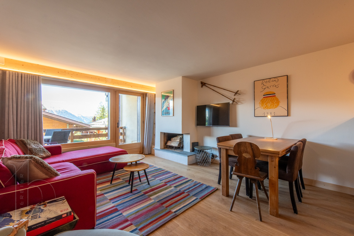 appartement-skirama-17-verbier-salon-vue-01.jpg